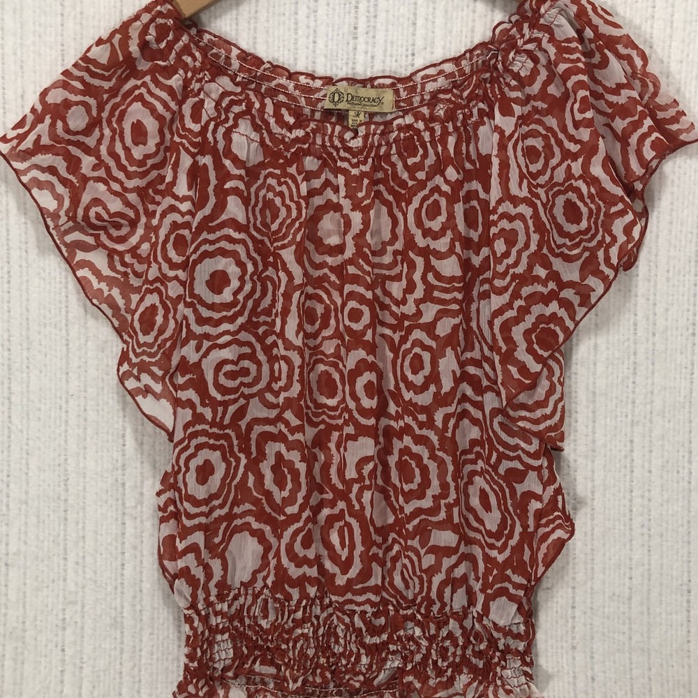 Democracy Women Red White Abstract Swirl Flutter Sleeve Smocked Blouse Medium